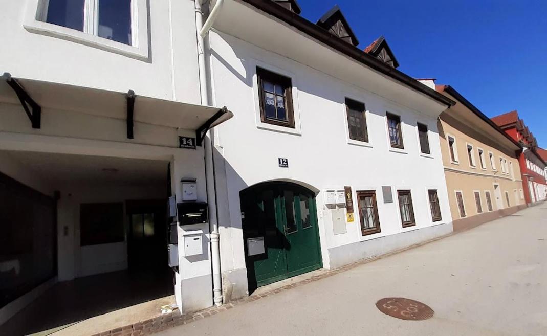 Lounge-Style-Hostel Sankt Veit an der Glan Exterior photo